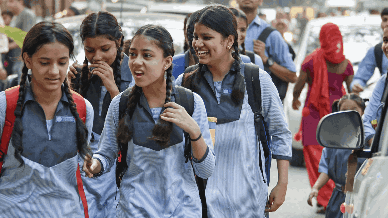 Recognition of 12 schools of Greater Noida which do not do RTE admissions will be canceled