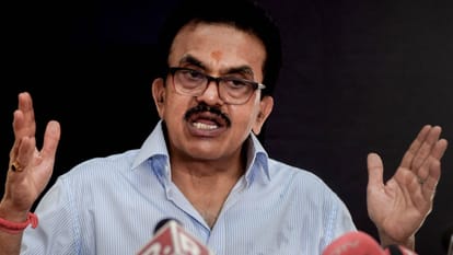 Shiv Sena leader Sanjay Nirupam says Politics not Shankaracharya's domain, should not speak on it