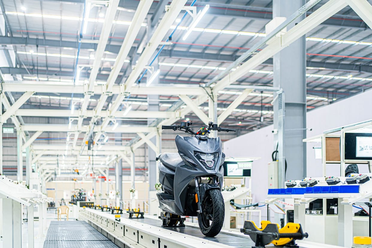 Indian auto industry needs 3 lakh skilled people by 2030 to meet 30 per cent ev adoption target claims SIAM