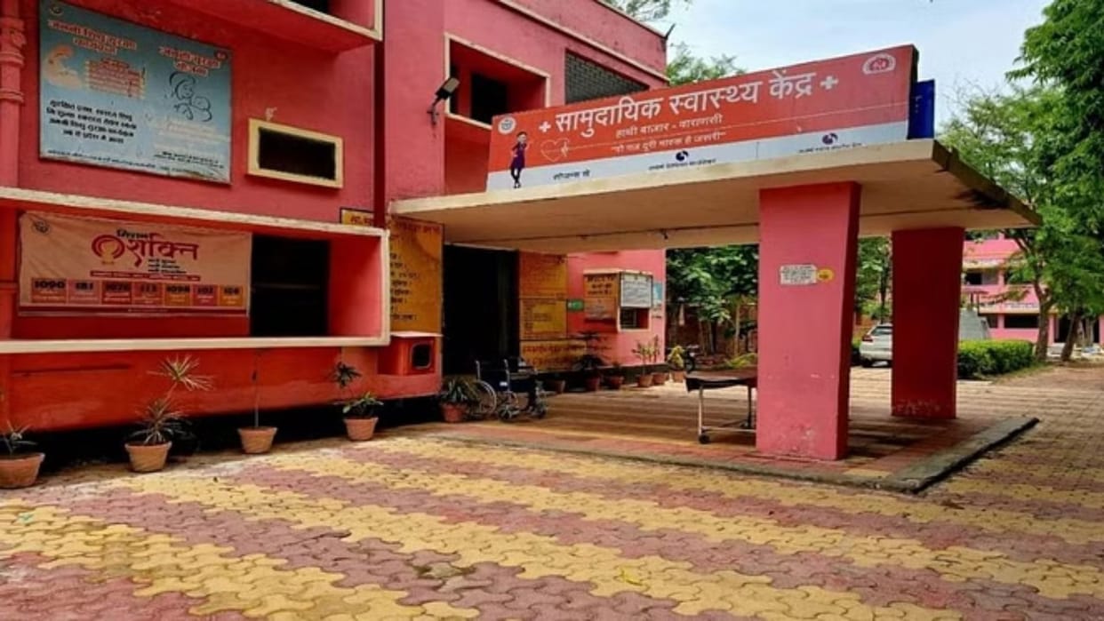 Superintendent and two staff nurses removed for demanding money for treatment at health centres in Varanasi