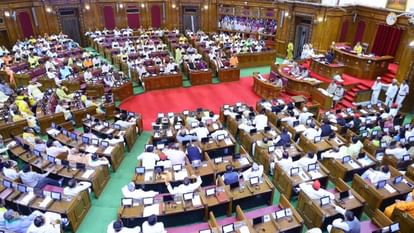 UP Assembly: SP member lost his temper while asking questions, Assembly Speaker threw him out of the house