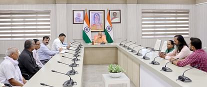 कुकरैल रिवरफ्रंट : सीएम बोले- पंतनगर हो या इंद्रप्रस्थनगर, हर निवासी की सुरक्षा और संतुष्टि हमारी जिम्मेदारी Kukrail riverfront project: CM Yogi Adityanath meets to affected families.