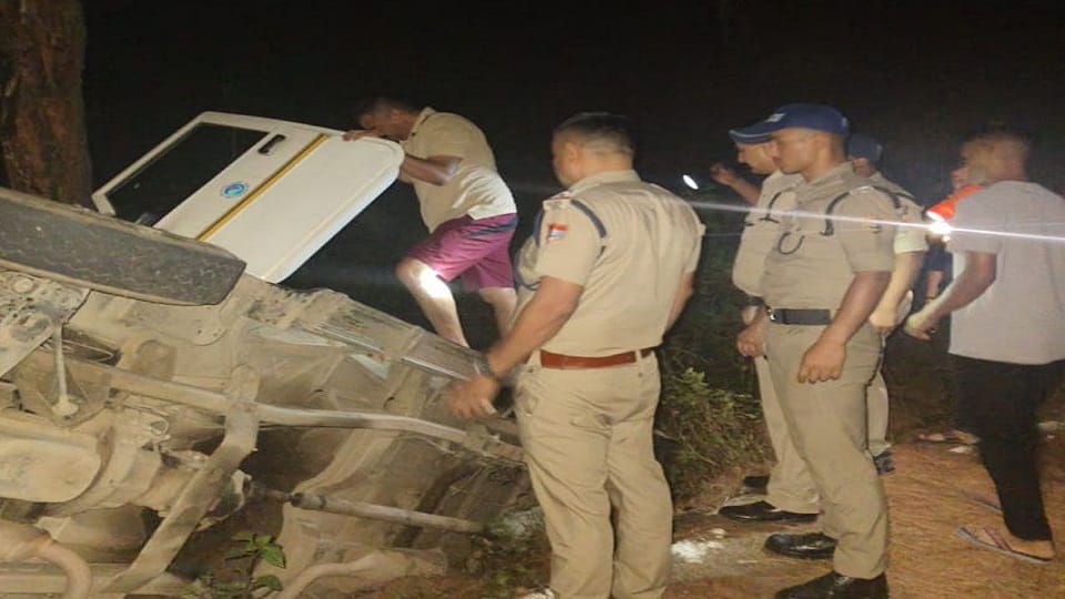 three injured after Bolero overturns off the road in Someshwar