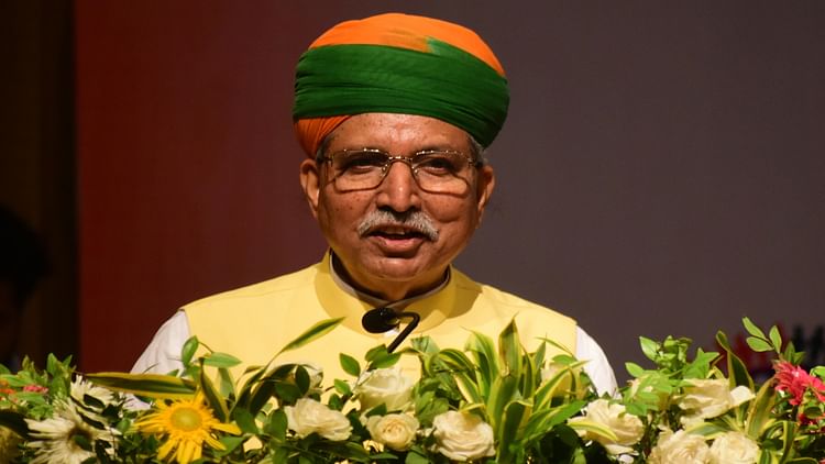 कानून मंत्री बोले- इलाहाबाद हाईकोर्ट ने 1975 में पहली बार देश को बताई थी संविधान की ताकत