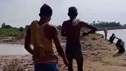 Four friends get drowned in river, one died.