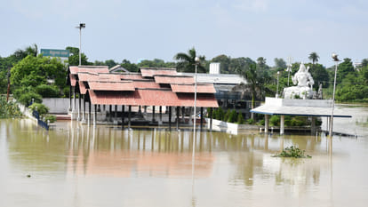 DM inspected the villages affected by Rapti river in Gorakhpur, 64 villages affected
