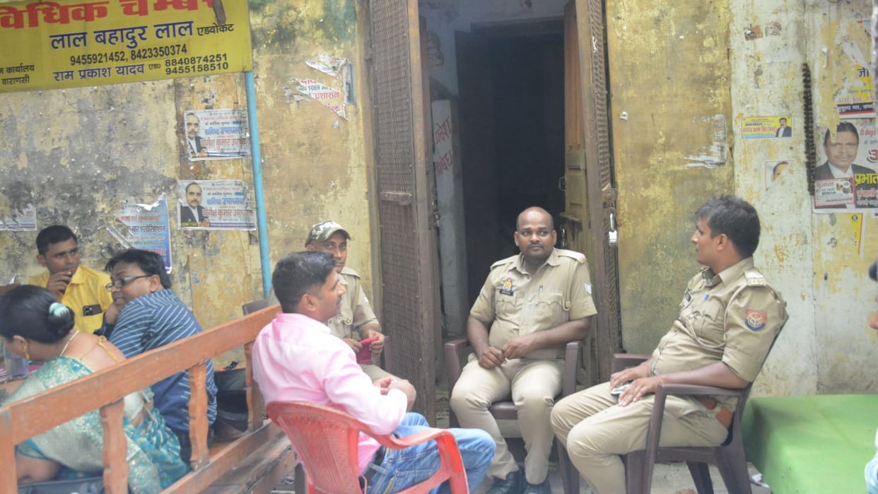 Varanasi Sadar Malkhana 28 thousand evidences in danger leaking roof and rats cut documents