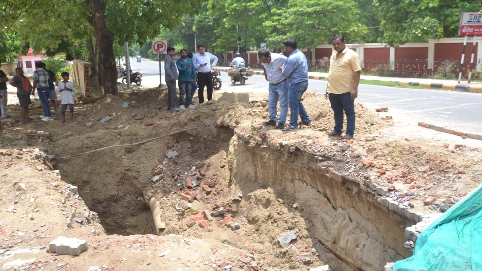 Kanpur: PNG pipe burst due to sewer digging