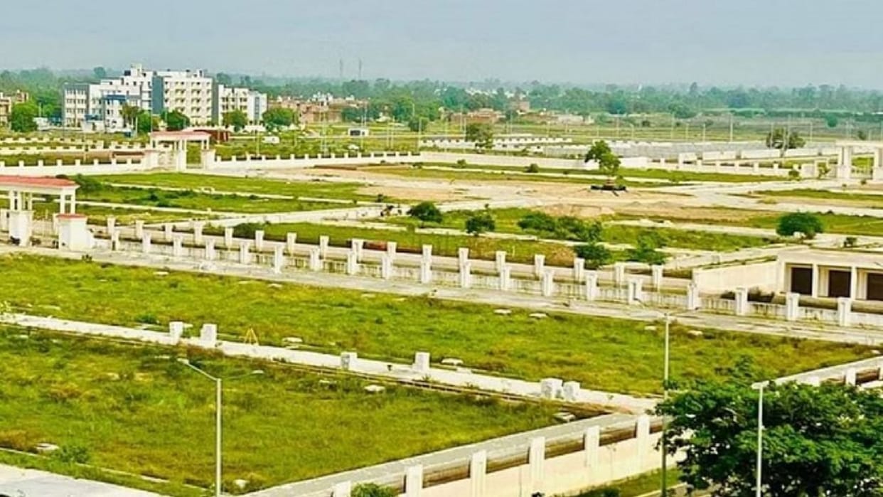 Land worth Rs 260 crore was transferred to name of five people through fake order In Greater Noida