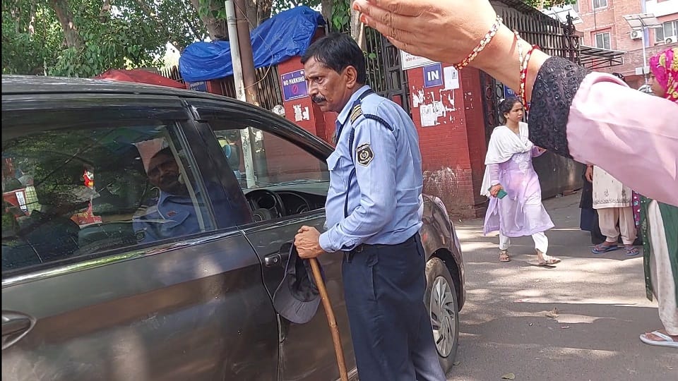 Delhi Crime News Patient Murdered in GTB Hospital Security lapses No Extra Vigilance News in Hindi