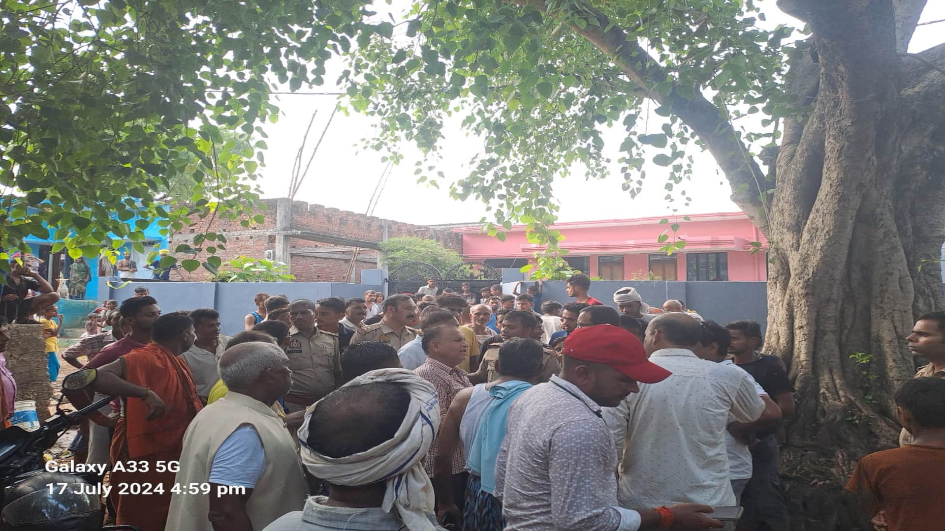 Ruckus on Muharram: Ruckus on the way to Tazia on Muharram in Prayagraj