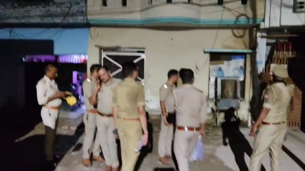 Lucknow: A teenaged boy murdered his aunty and uncle in Indira Nagar Lucknow.