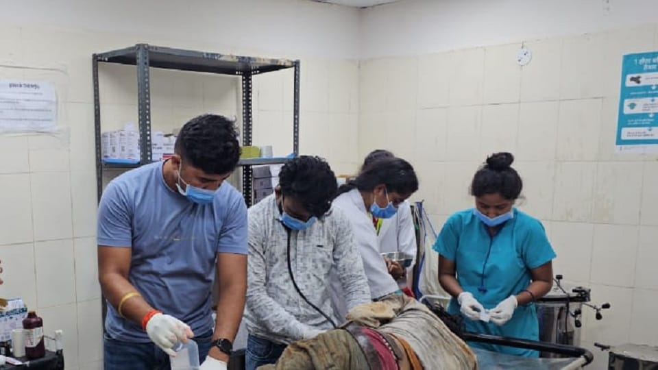 young man jumped in front of a goods train his leg got cut off in Jagdalpur