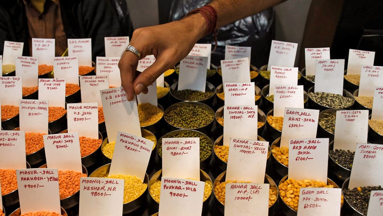 Retailers should reduce profit margin on pulses, action will be taken against profiteering: Consumer Secretary