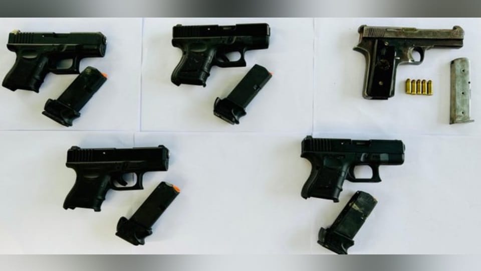 Amritsar Rural Police apprehends Two suspects, recovers Heroin, pistols