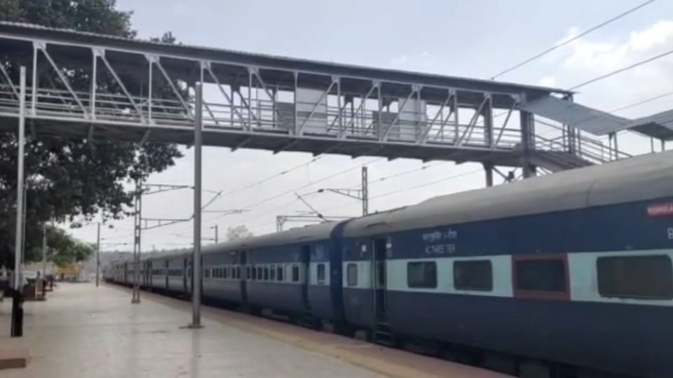 Minor daughter of a high profile family recovered from Chennai Express