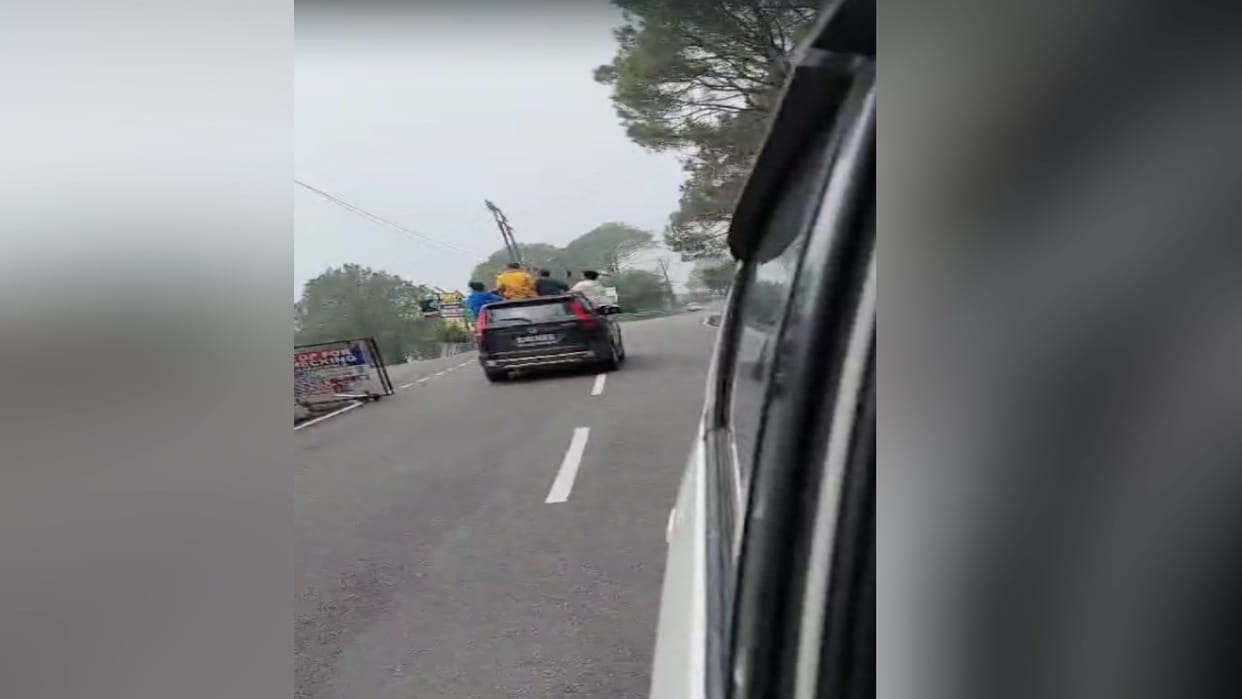 Tourists had to pay a heavy price for hurdang bazi, police handed them a challan of Rs 4500