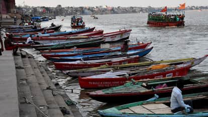 Varanasi News One license four boats being operated illegal boats have increased traffic on Ganges