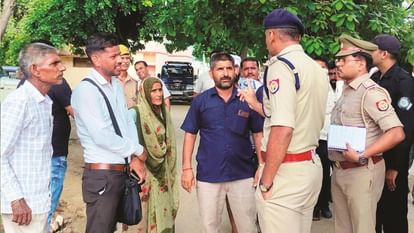 थाने में जिंदा जली महिला: हेमलता की मौत मामले में नया अपडेट, पुलिस ने इसे बनाया आरोपी; पोस्टमार्टम रिपोर्ट आई Woman burnt alive in police station aligarh Case filed against in-laws for woman death due to burning in Khair