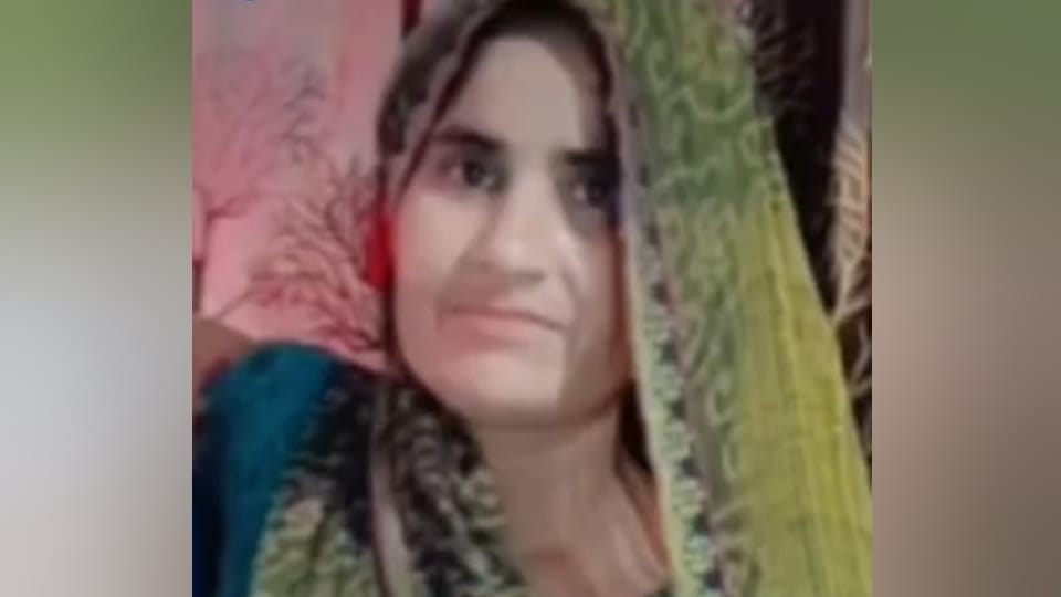 Woman burnt alive in police station aligarh UP police in trouble over Hemalatha death