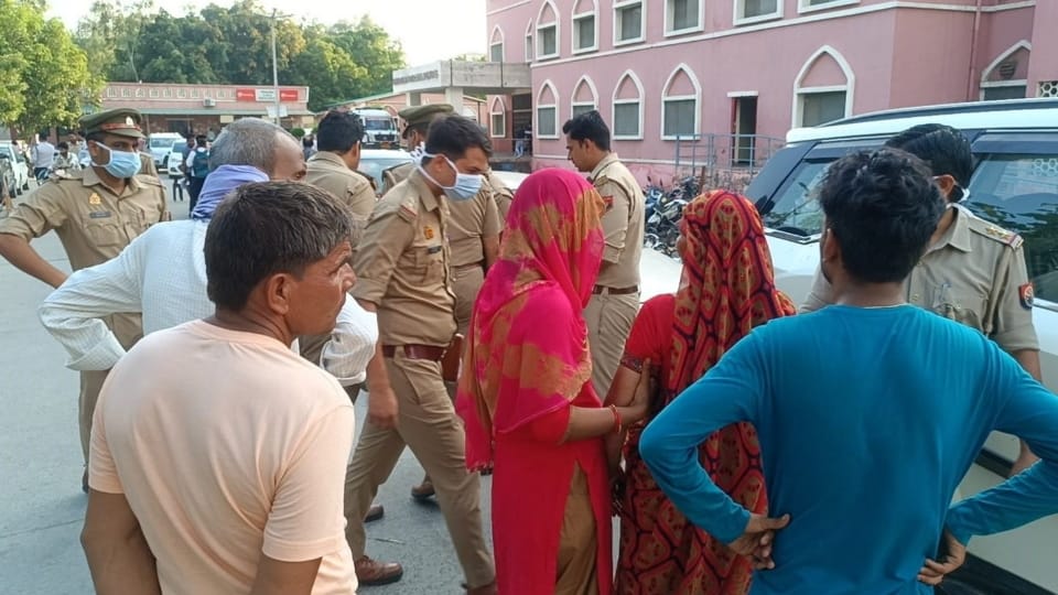Up News Woman Burned Alive in Aligarh Thane No Action Against Police Questions Raised