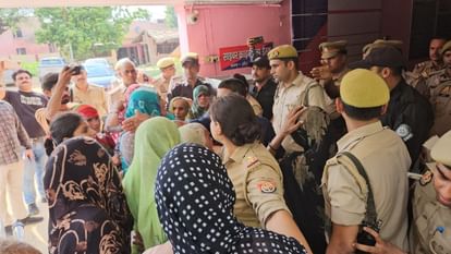 Woman burnt alive in police station aligarh Case filed against in-laws for woman death due to burning in Khair