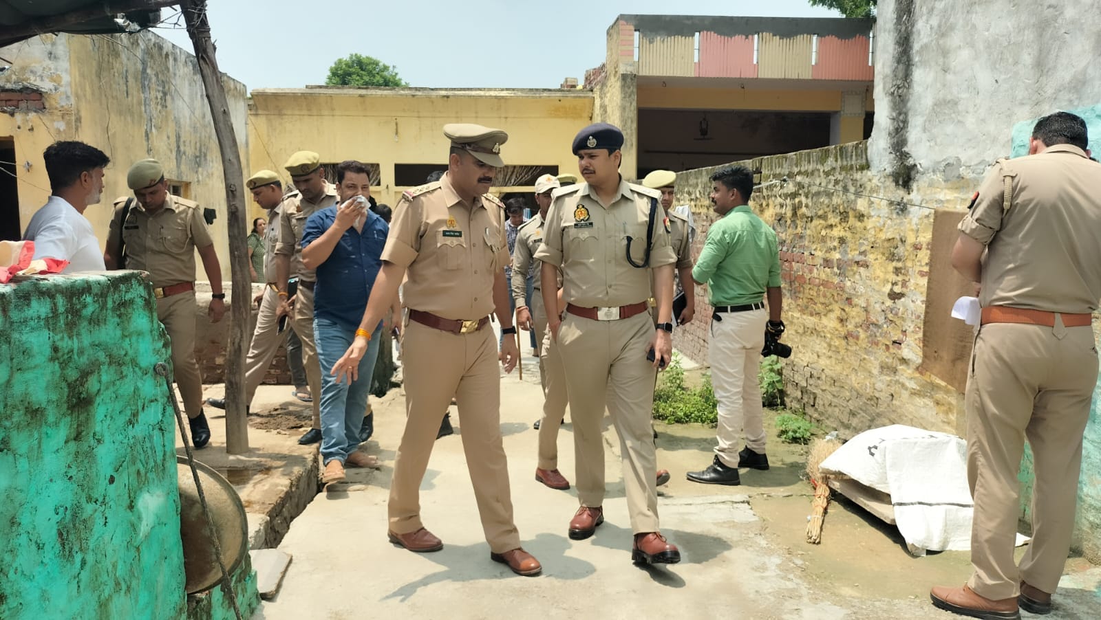 Brother absconded after killing his sister: Postmortem of the body was done by joining the neck
