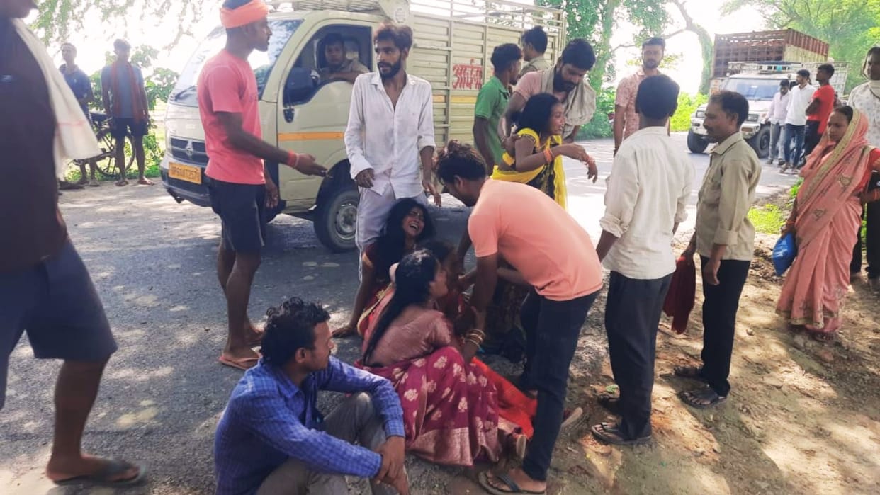 pickup collided with tree in ballia one dead and three injured family returning wedding procession