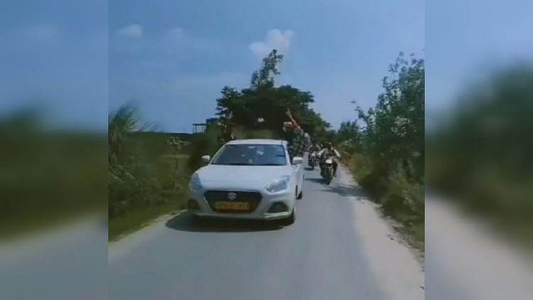 Raftaar Gang Miscreants Made Video In Moving Car In Deoria - Amar Ujala ...