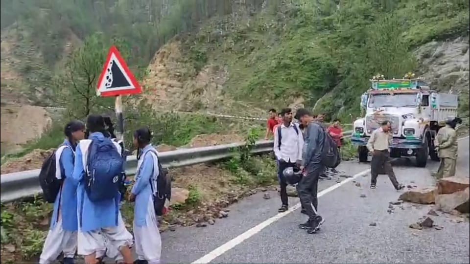 Due to closure of NH  Children are facing difficulty in reaching school in champawat