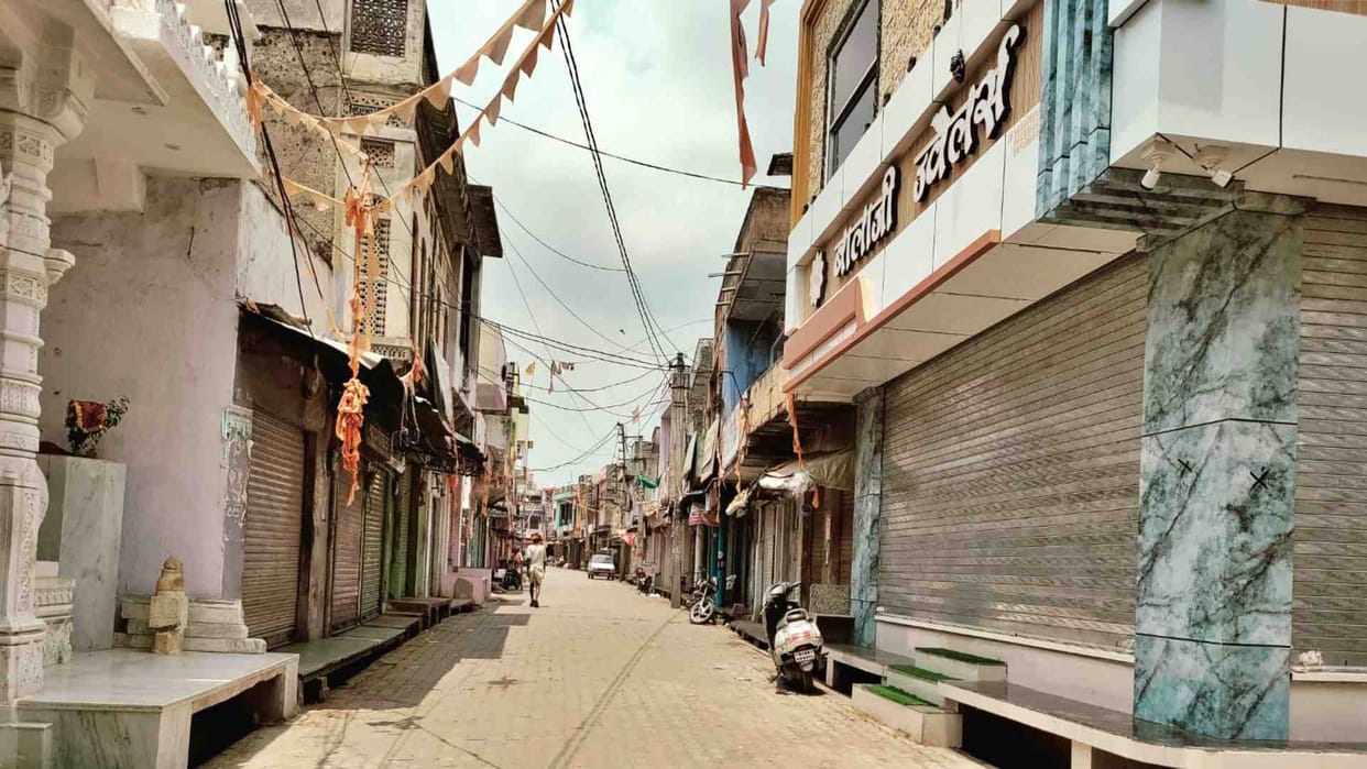 Shahpura: Hindu organizations closed the market after the saffron flag was broken in the procession of Tazias