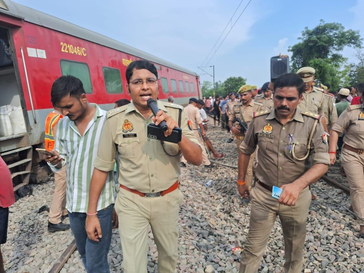 Gonda Train Accident: SO fainted after seeing the horrific scene of the accident, the condition of the loco pi