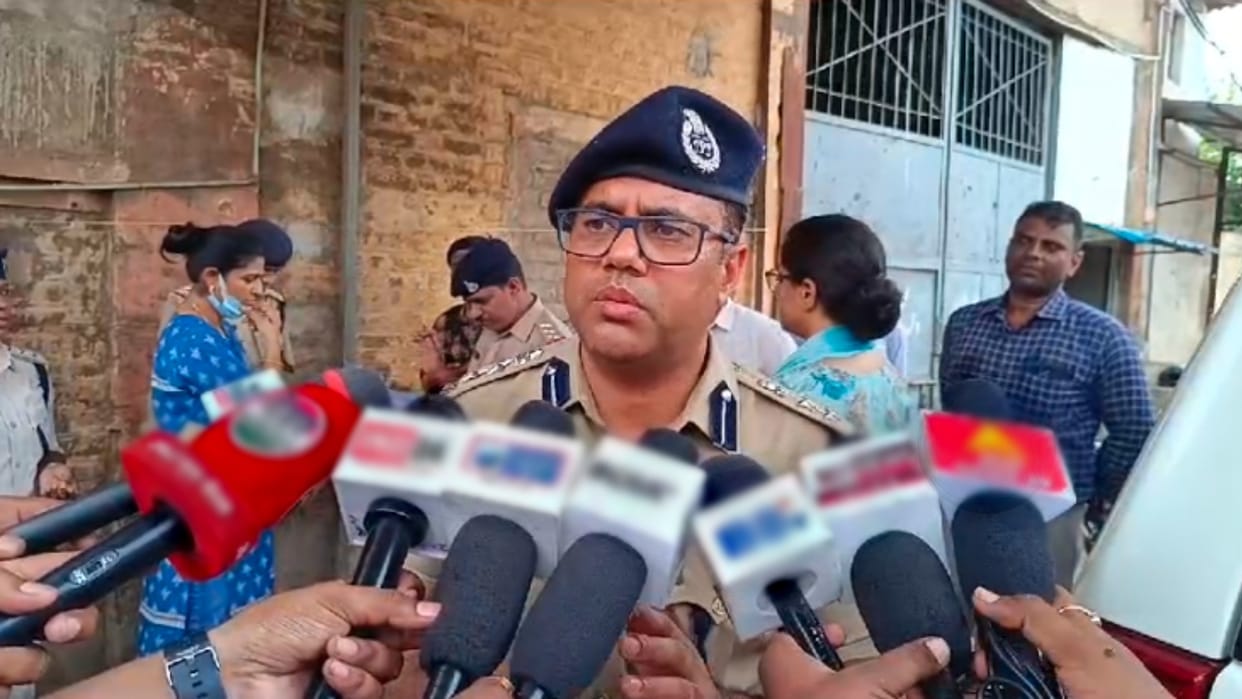 Jabalpur: One dead due to suspicious explosion in scrap warehouse, military scrap came from Chhattisgarh