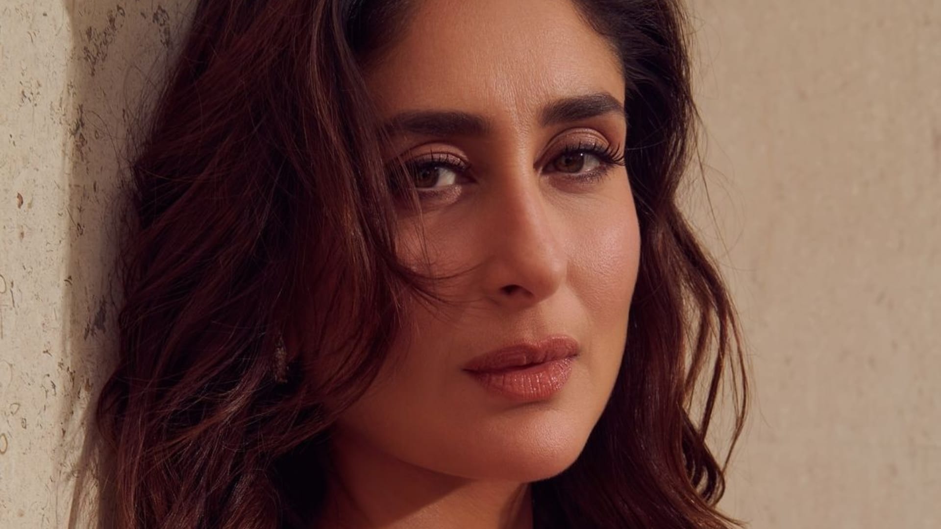 Kareena kapoor khan new look out from The Buckingham Murders movie trailer will release tomorrow