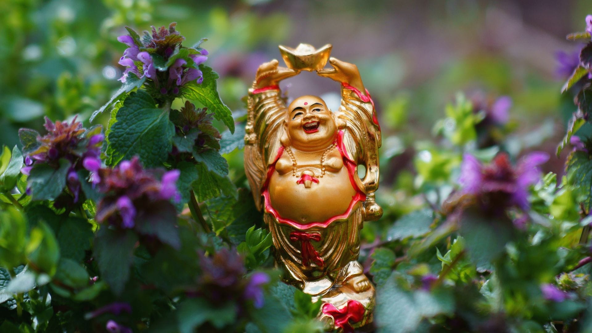 Who is laughing budhha know different type of shape and meaning in hindi