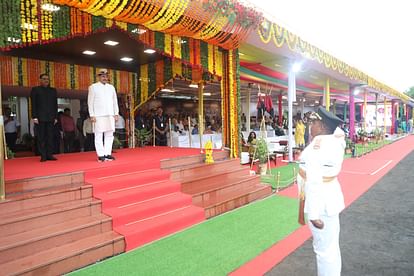 MP News: CM का एलान-MP में होगी पुलिस बैंड वादकों की भर्ती,प्रदर्शन करने वादकों को मिलेगा 11-11 हजार रुपए इनाम MP News: CM's announcement - Police band players will be recruited in MP, players will be rewarded Rs 11,000 e