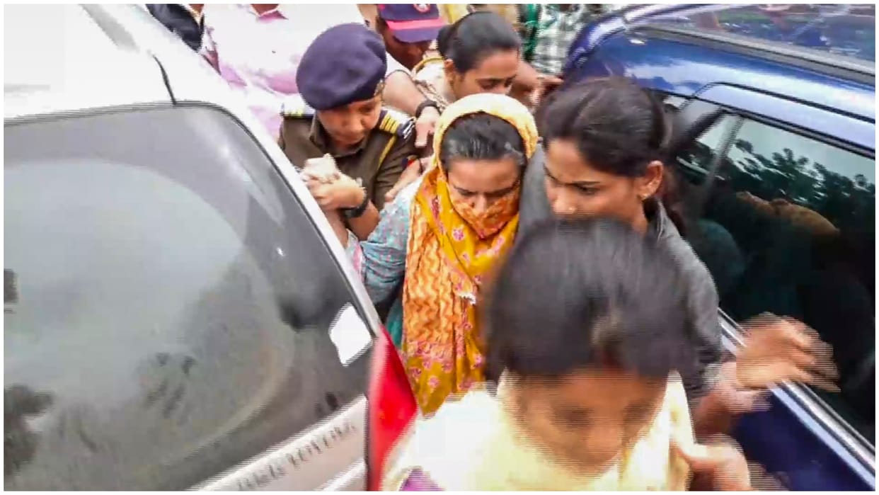 Maharashtra: Trainee IAS Puja Khedkar mother Manorama Khedkar has been sent to police custody