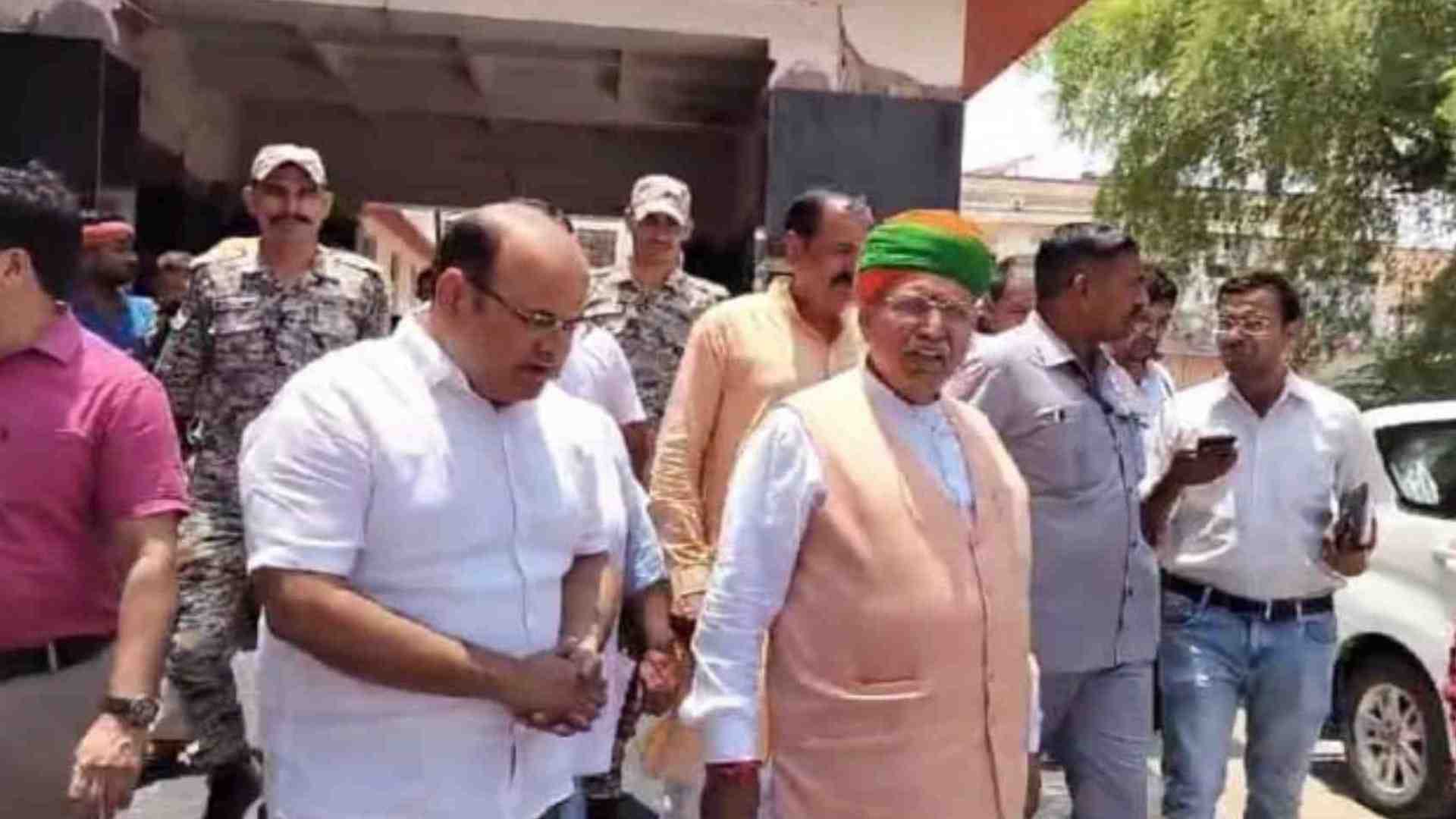 निरीरण करने पहुंचे मंत्री अर्जुन राम मेघवाल।