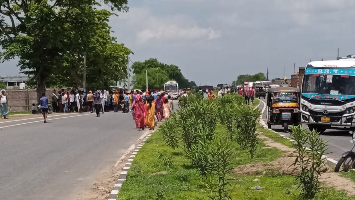 Bihar: Ruckus created by blocking the national highway between Gaya-Rajgir in Bihar
