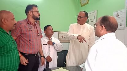 Deputy CM Brajesh Pathak visits Bachhrawan CHC in Raebareli.