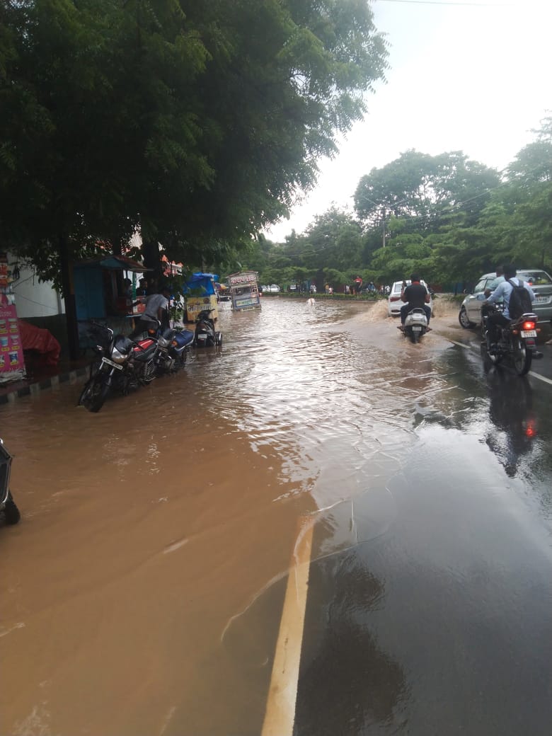 Water filled in many places in Bhopal due to one and a half inch rain, 4 died due to lightning in the state, t