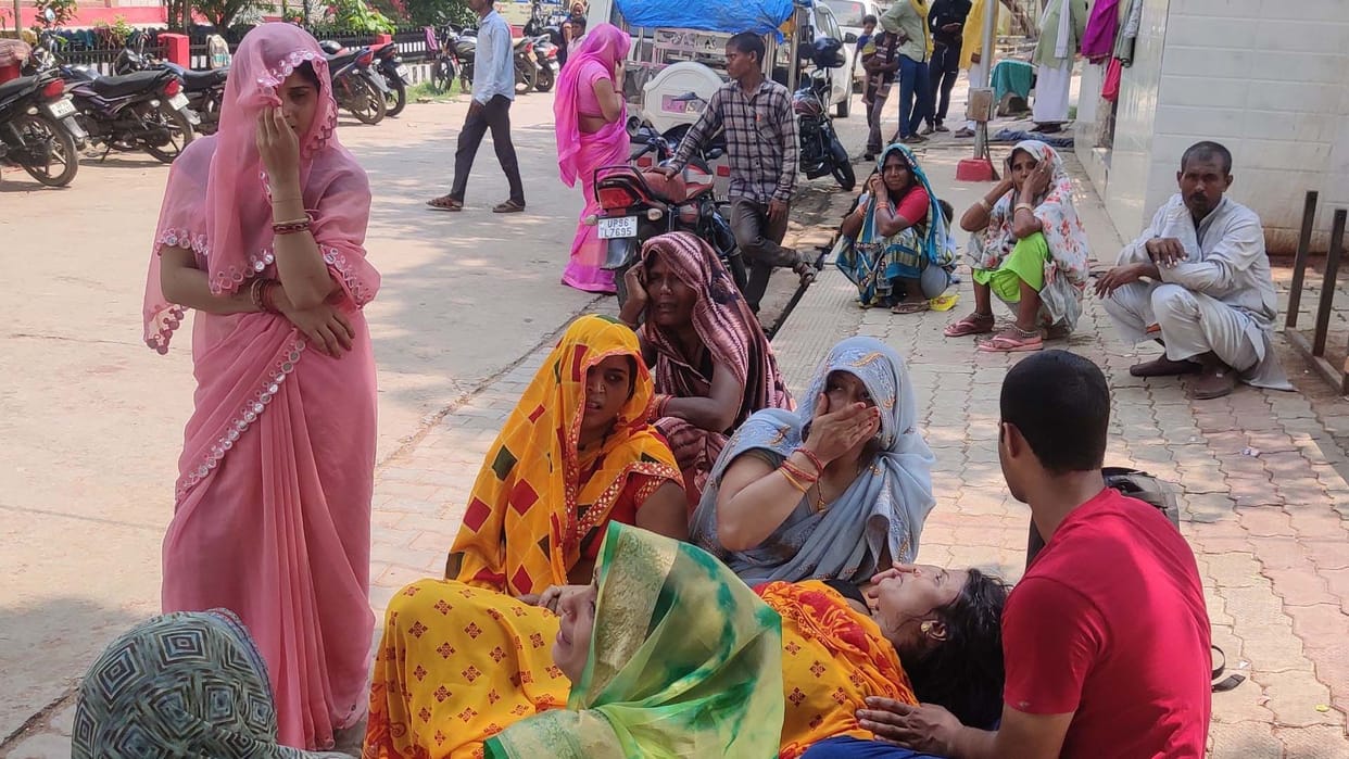 Chitrakoot: Tractor-trolley parked on a slope overturned, farmer died after being crushed