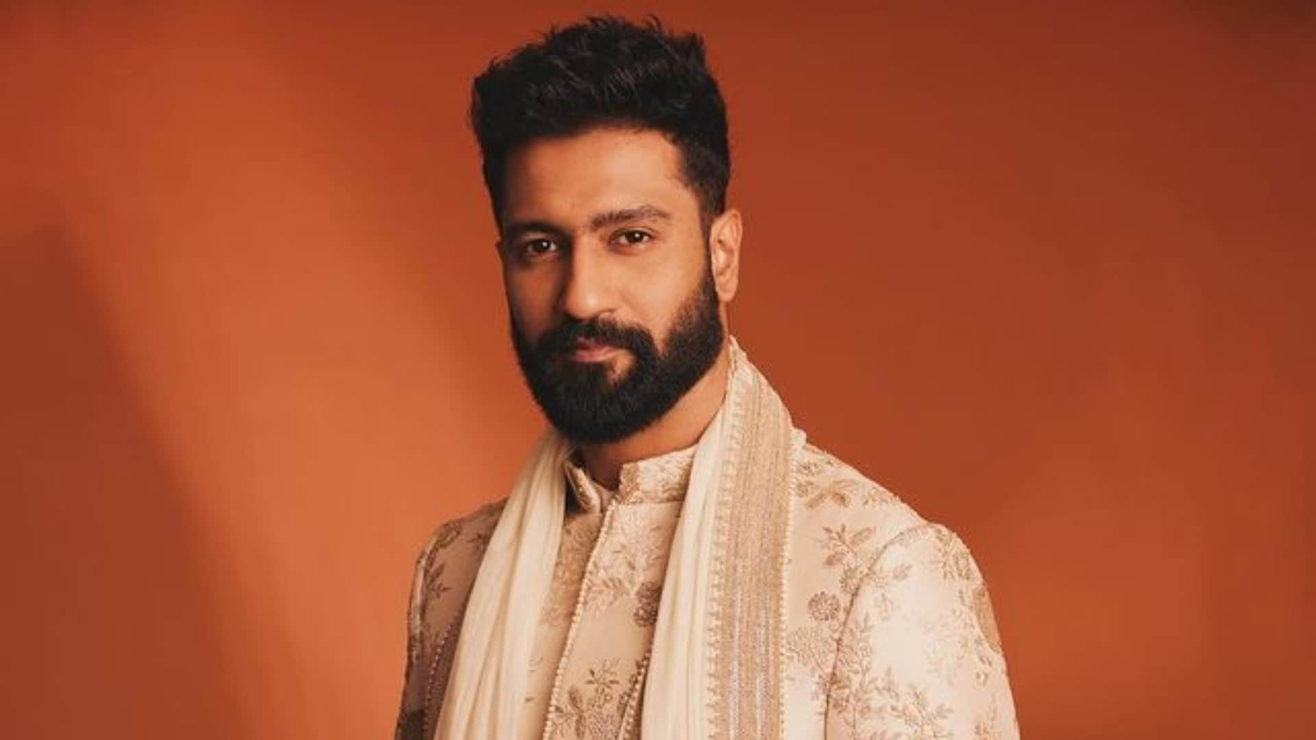 Vicky Kaushal shared a touching tribute for Karan Aujla as he went on stage during his Mumbai concert