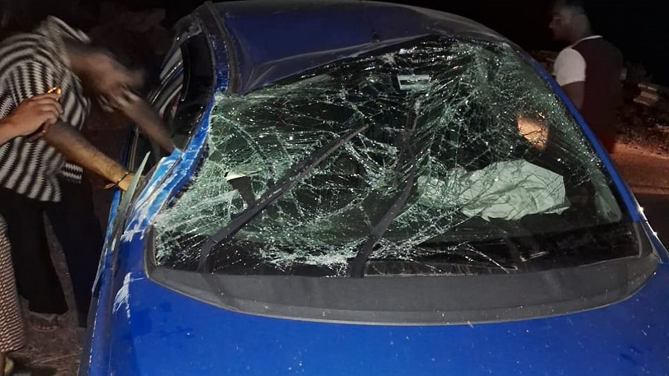 Four injured when stones fell on moving car, accident occurred on Nahan-Renukaji road