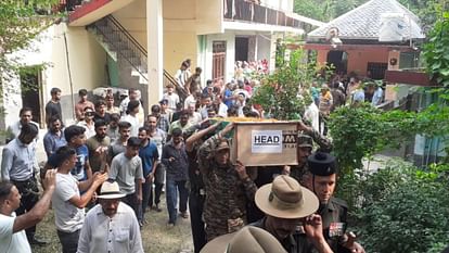 Agniveer Nikhil Dadhwal Death: बेटे की पार्थिव देह घर पहुंची, मां बदहवास; नम आंखों से दी अंतिम विदाई body of Agniveer reached his native village Lahaldi Nikhil Dadhwal Funeral