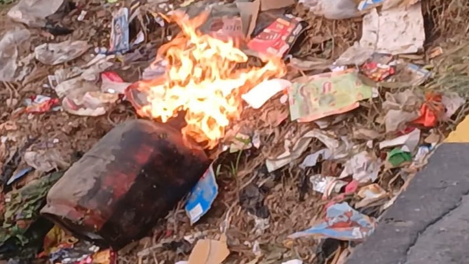 Panic due to fire in gas cylinder