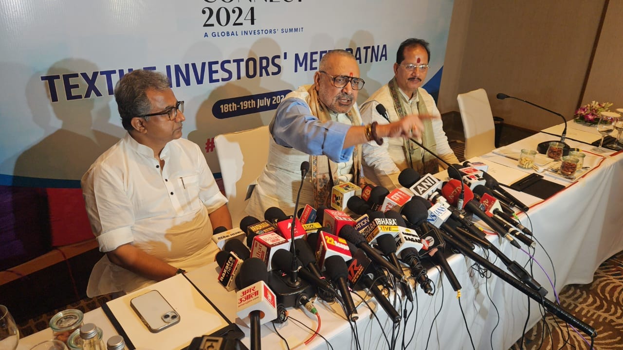 Bihar: Giriraj Singh advised Muslims on Waqf Board, made sharp comments on Arvind Kejriwal and Rahul Gandhi