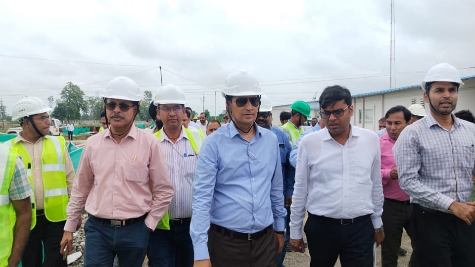 Commissioner Deepak Rawat inspected the under construction AIIMS in kichha