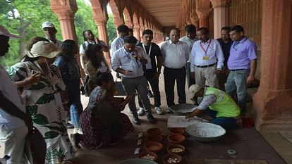 How yellowed Taj mahal improved and Mudpack therapy UNESCO team gathered information