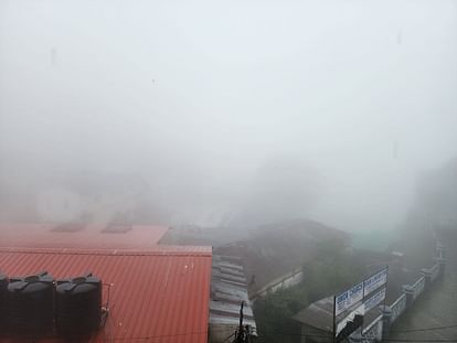 Rainfall Continuously for two months in Mussoorie weather has become pleasant due to fog Photos